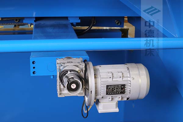 ZDS-2032后擋料AC電機(jī)與減速器一體，故障少，速度快.jpg